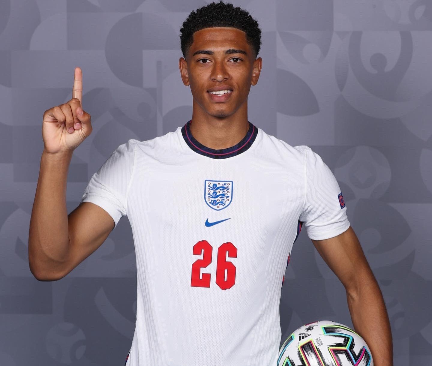 希勒评英超本轮最佳阵容：埃泽领衔，内托、皮克福德等人在列（希勒评选本轮英超最佳阵容：埃泽领衔，内托、皮克福德等入选）