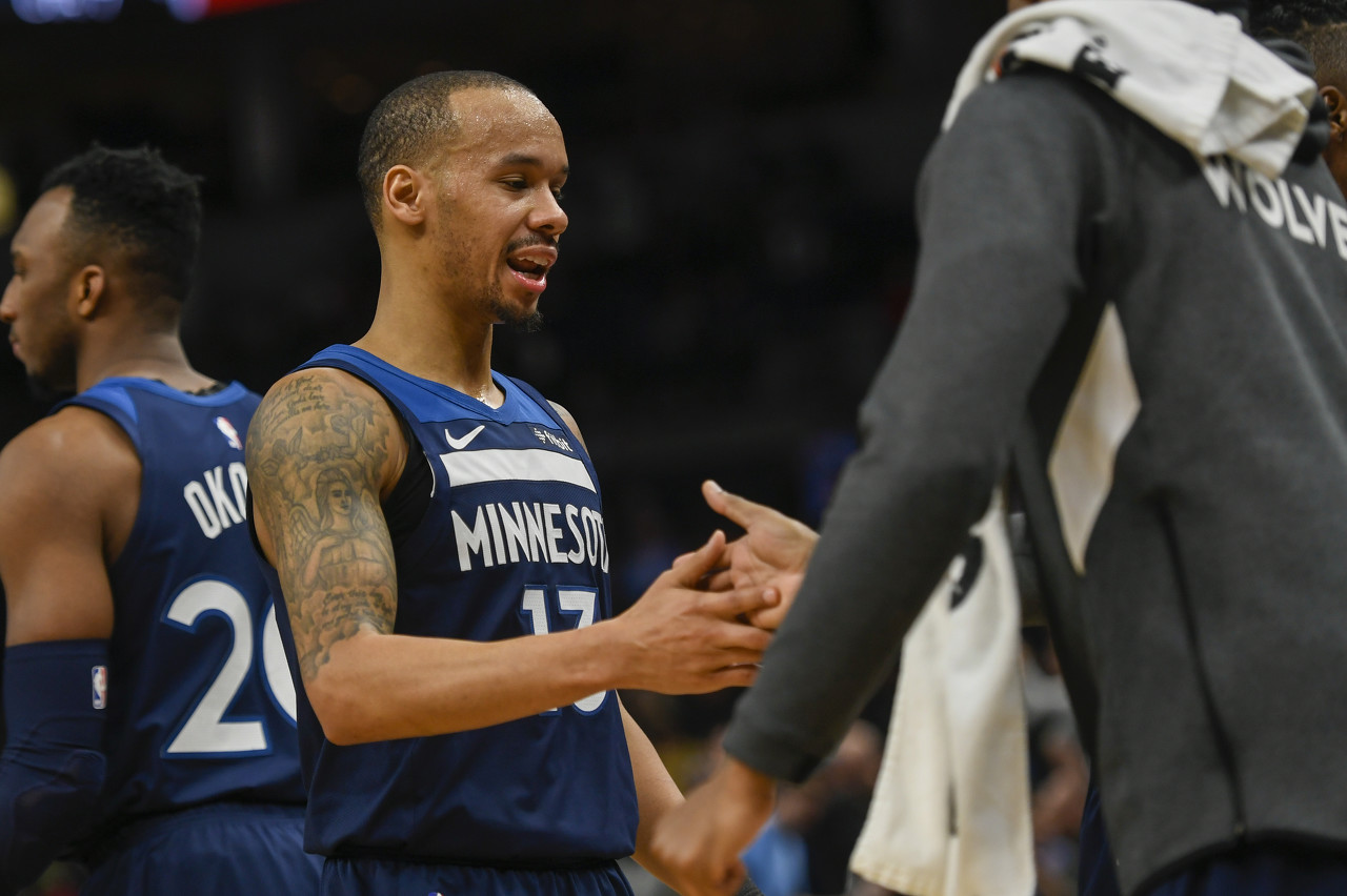 意媒：桑德兰想先租后买从米兰签圣地亚哥，已联系球员经纪人（意媒：桑德兰欲以租借+买断方式从米兰引进圣地亚哥，已与其经纪人接触）