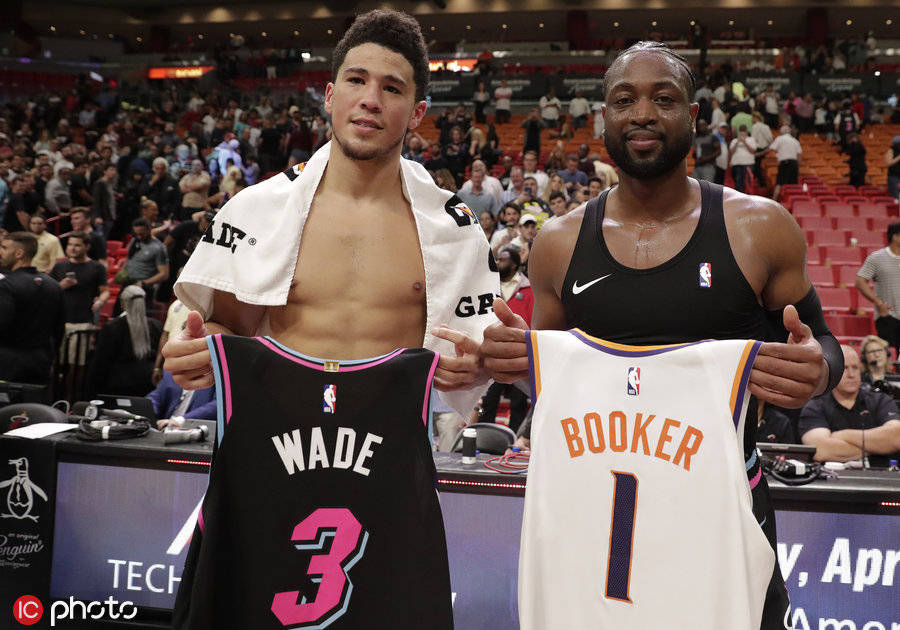 米兰客场挑战都灵队，意甲第14轮凌晨开战（意甲第14轮凌晨打响：米兰客场对阵都灵）