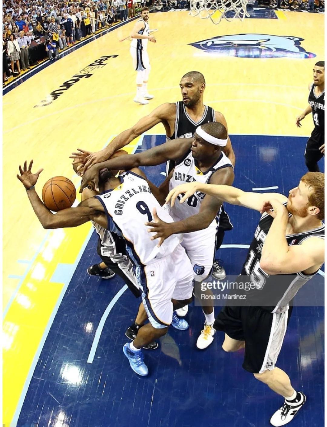 每体：特尔施特根已开始场地训练，可能会在两周内恢复合练（每体：特尔施特根重返草地训练，预计两周内可随队合练）