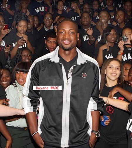 巴萨梅西自由球进球助球队领先（梅西任意球建功，助巴萨取得领先）