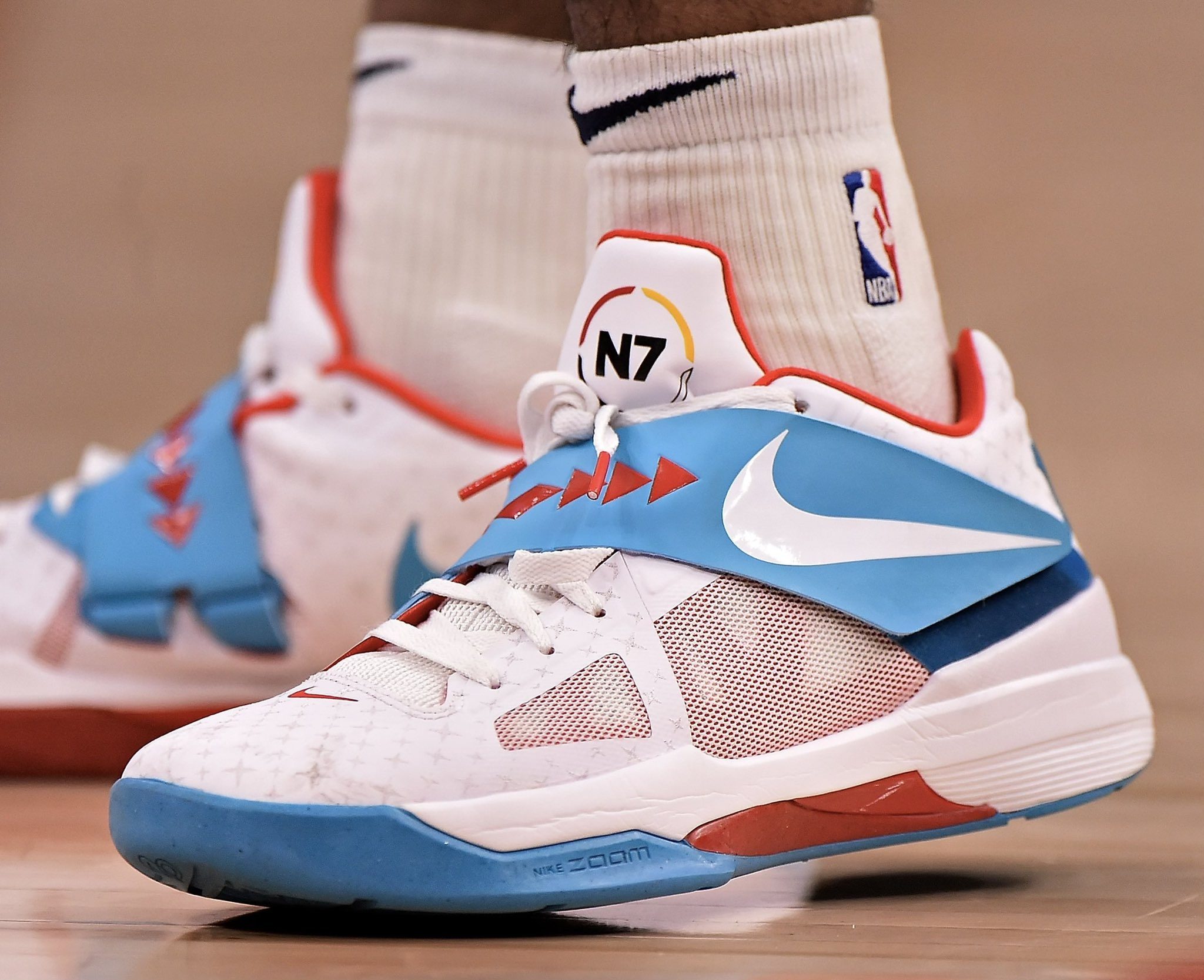 半场战报：尤文0-1博德闪耀，布隆贝格建功，小孔塞桑造险（半场快讯：尤文0-1落后博德闪耀，布隆贝格破门，小孔塞桑制造险情）