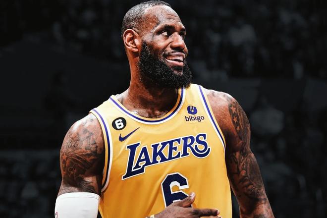 历年中超金靴：武磊34球傲视群雄，法比奥28球独享本赛季金靴（中超金靴回顾：武磊34球一骑绝尘，法比奥28球加冕本季射手王）