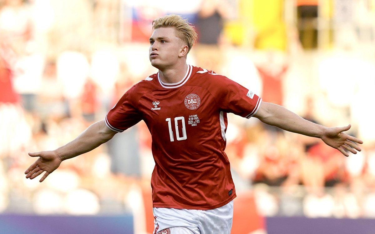 诺伊尔：乌尔比希一定会接替我的位置；我想慢慢考虑未来（诺伊尔：乌尔比希必将接替我；我会从容审视未来）