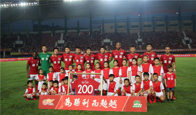 基德：弗拉格上半场很有侵略性，下半场我们就依靠浓眉（基德：弗拉格上半场火力十足，易边后我们主要倚仗浓眉）