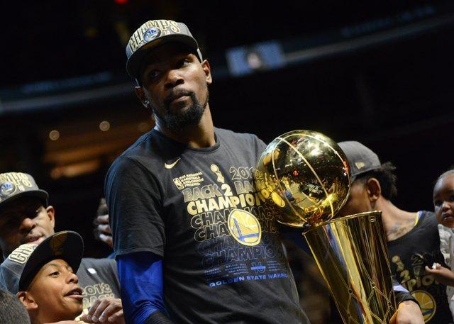 欧冠唯一0分球队，阿贾克斯首次遭遇欧战8连败（阿贾克斯首次欧战8连败，成欧冠唯一零分之队）