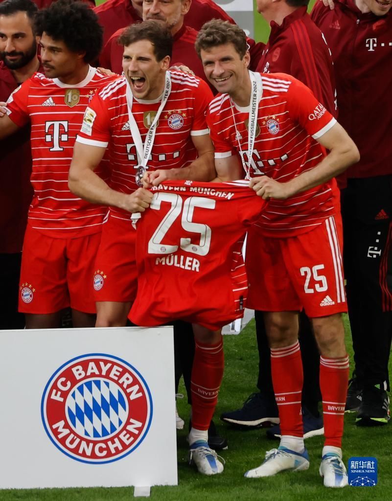 官方：英格兰名哨安东尼-泰勒将执法欧冠第4轮布鲁日vs巴萨（官方确认：欧冠第4轮布鲁日对阵巴萨将由英格兰名哨安东尼-泰勒执法）